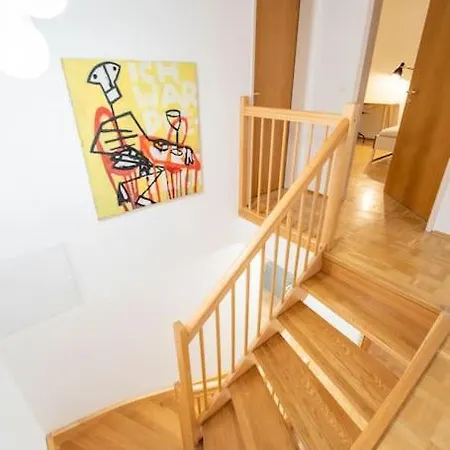Loft + Am Marktplatz Mit Disney+ アパート