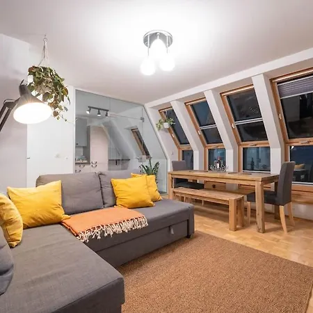 Loft + Am Marktplatz Mit Disney+ * ケムニッツ