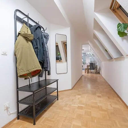 Loft + Am Marktplatz Mit Disney+ ケムニッツ